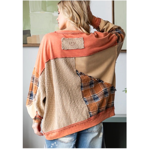 Oli & Hali Plaid Print Textured Raw Detail Loose Fit Sweater - Picture 5 of 5